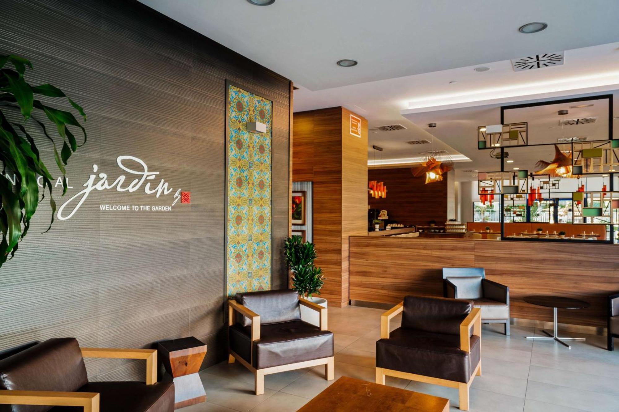 Hilton Garden Inn Sevilla Exterior photo
