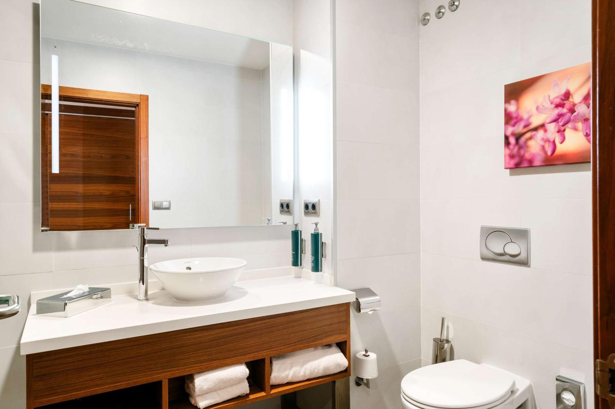 Hilton Garden Inn Sevilla Exterior photo